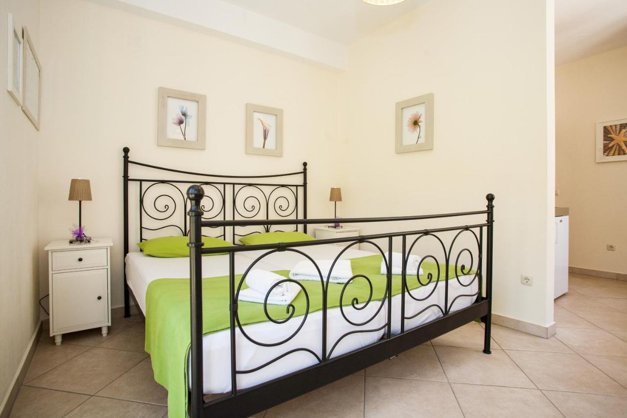 Apartments Dino คิร์ก ภายนอก รูปภาพ