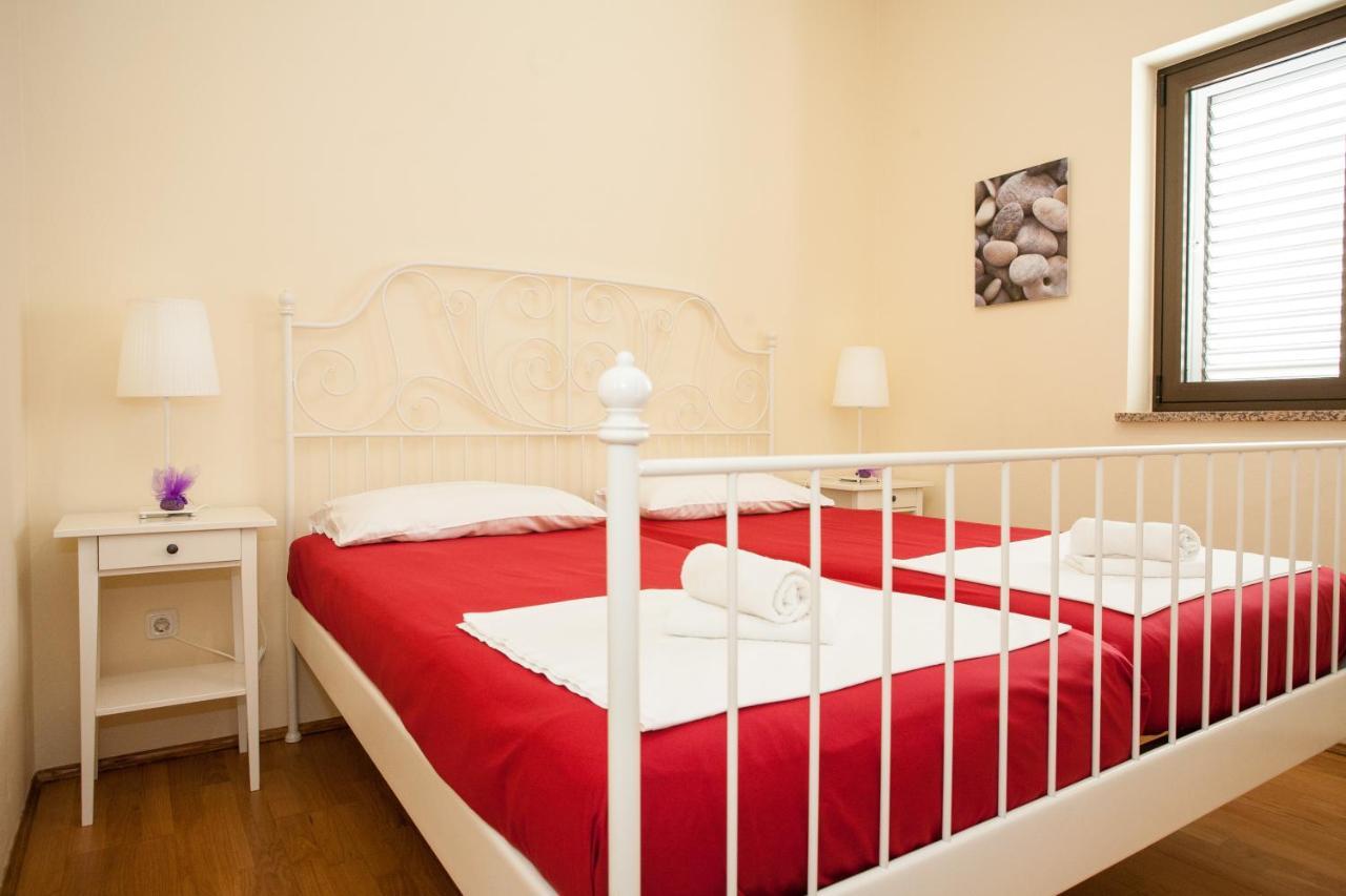 Apartments Dino คิร์ก ภายนอก รูปภาพ
