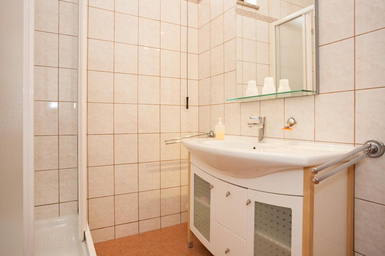 Apartments Dino คิร์ก ภายนอก รูปภาพ
