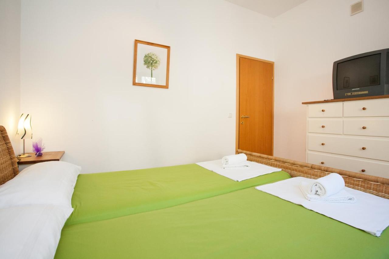 Apartments Dino คิร์ก ภายนอก รูปภาพ