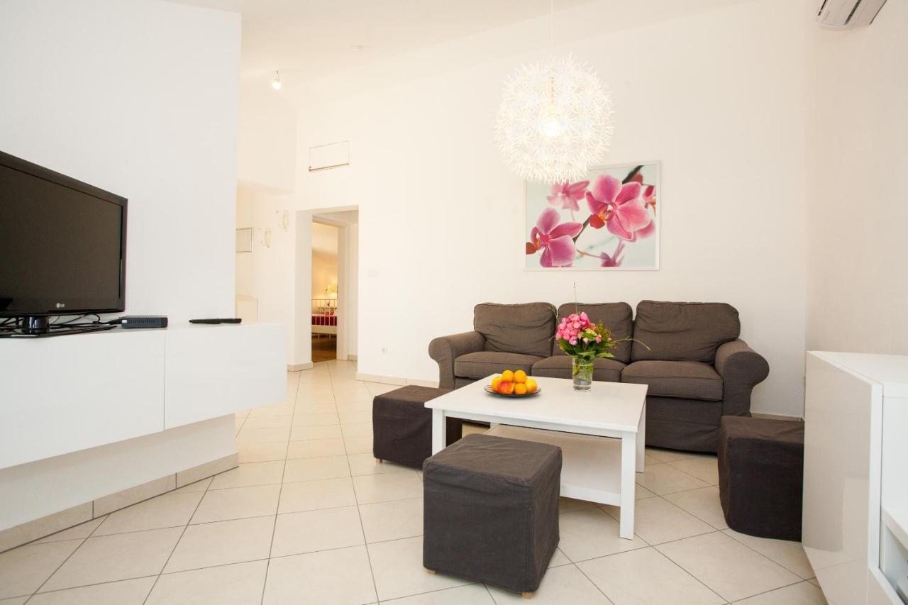 Apartments Dino คิร์ก ภายนอก รูปภาพ
