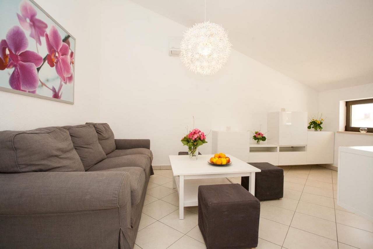 Apartments Dino คิร์ก ภายนอก รูปภาพ